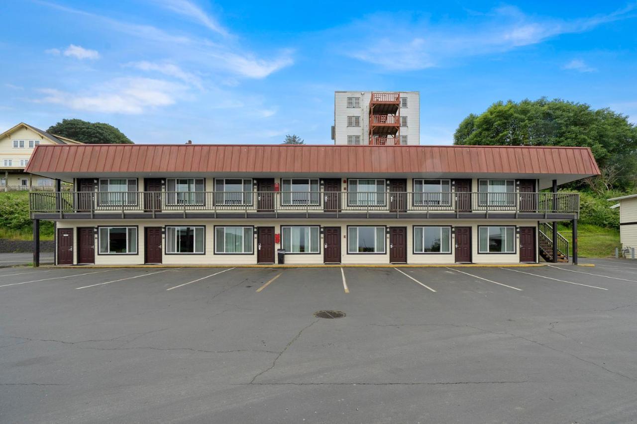 Astoria Rivershore Motel Екстер'єр фото